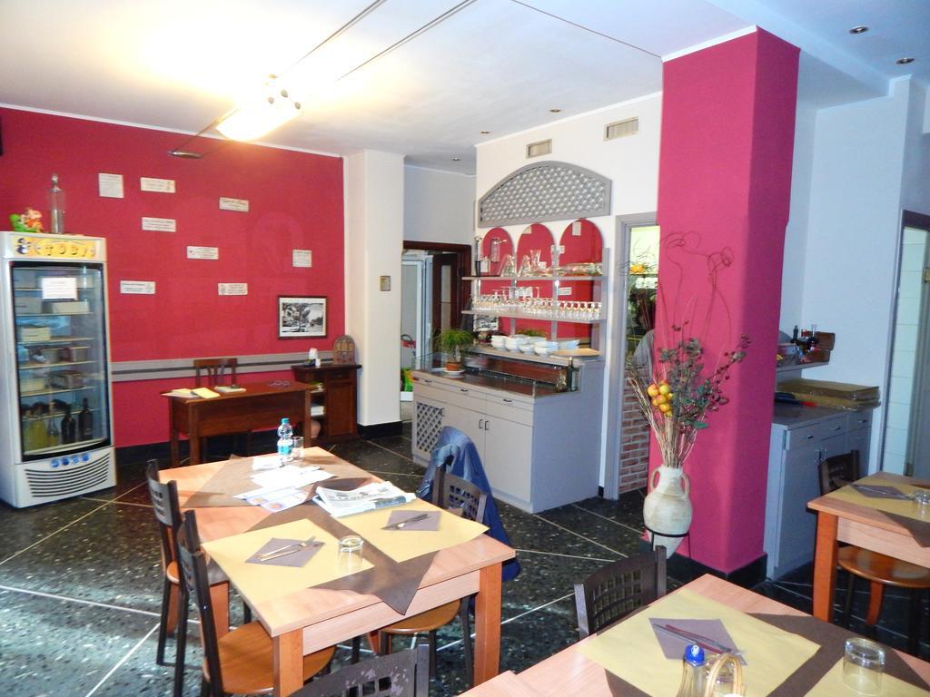 Albergo Torino Albenga Exterior photo